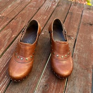 Gently used dansko clogs